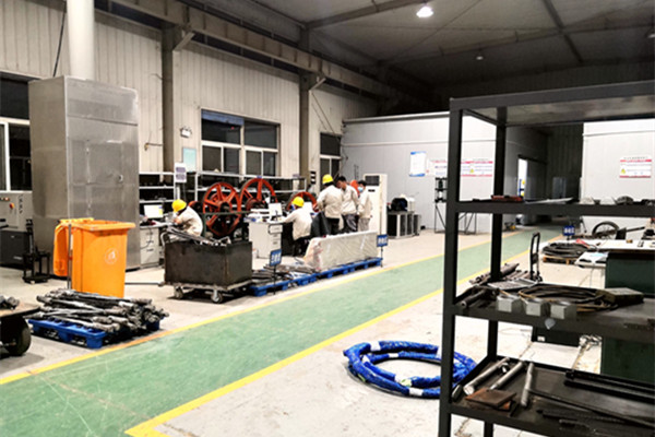 疫情紧急 逆向而行 彰显担当