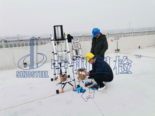 护栏的水平推力检测现场